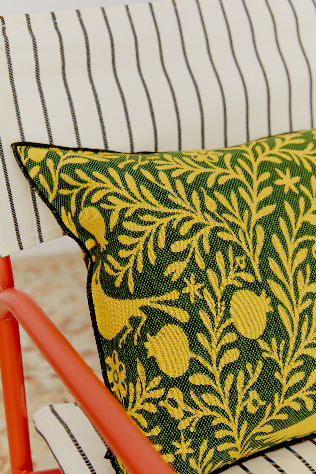 Funda cojín jacquard granaíno amarillo