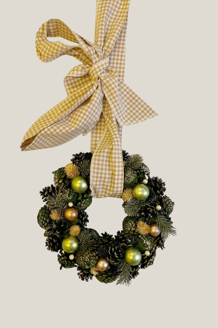 Corona piñas tonos verdes + lazo