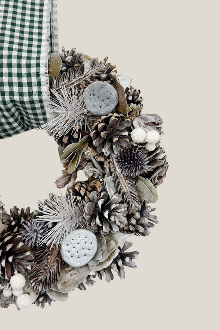 Corona piñas blanco + lazo