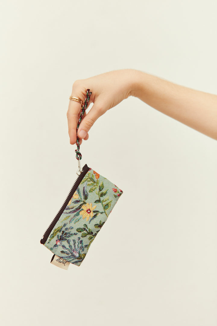 Monedero tejido jacquard flores azaleas celeste