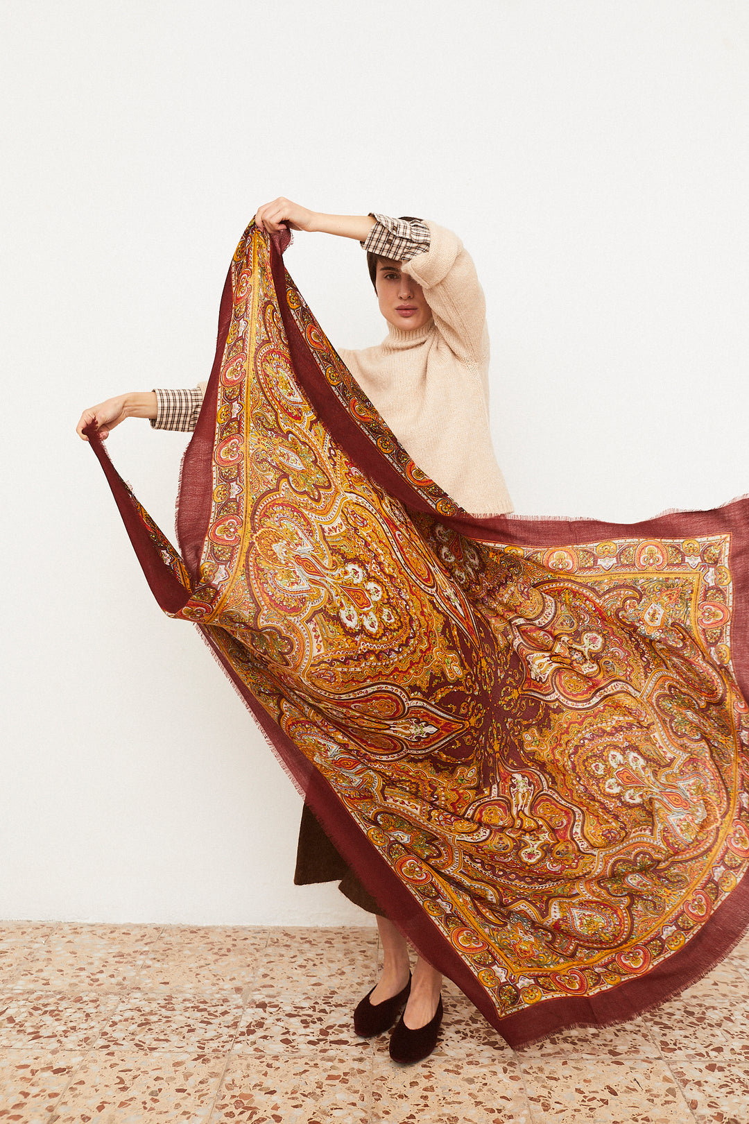 Pañuelo Pisto o Cien Colores lana granate