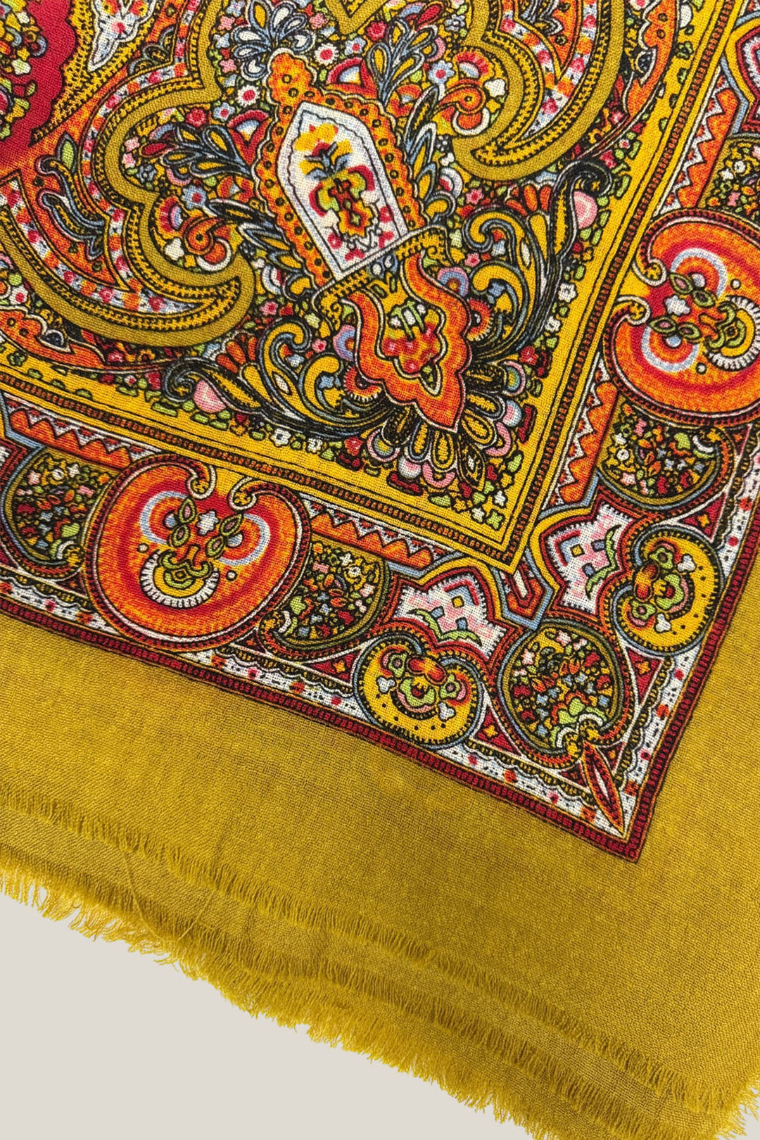 Pañuelo Pisto o Cien Colores lana oro