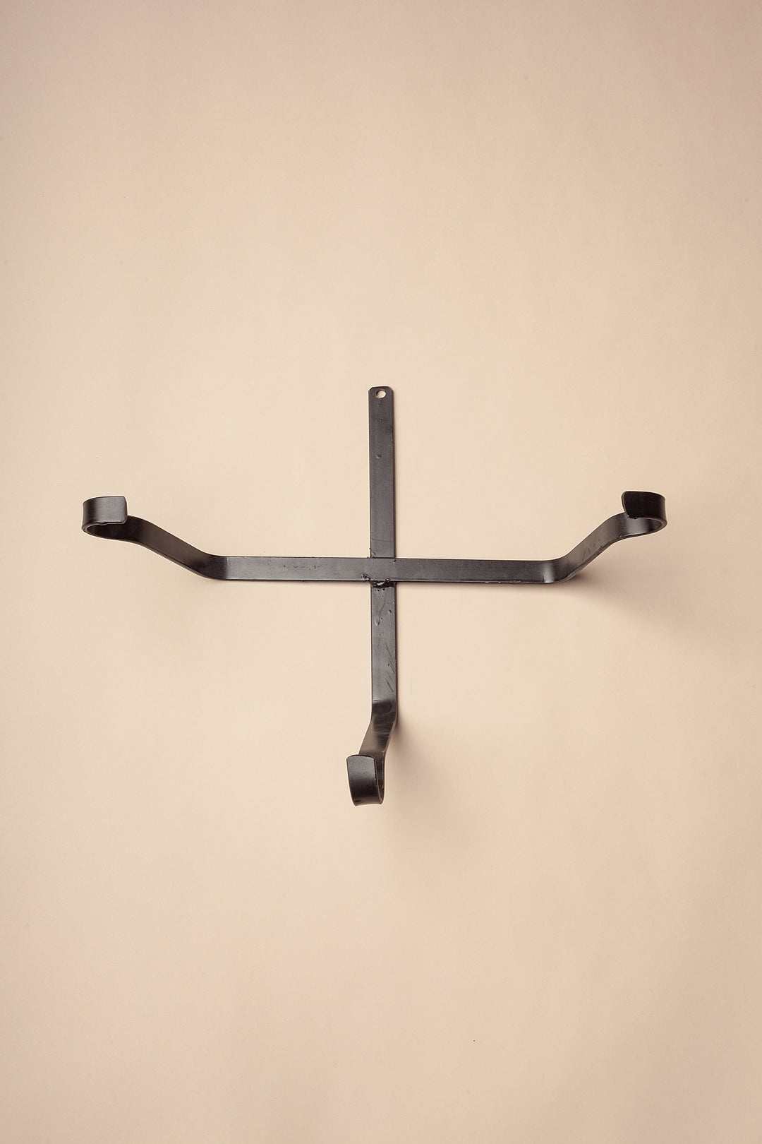 Soporte para pared de hierro para lebrillos