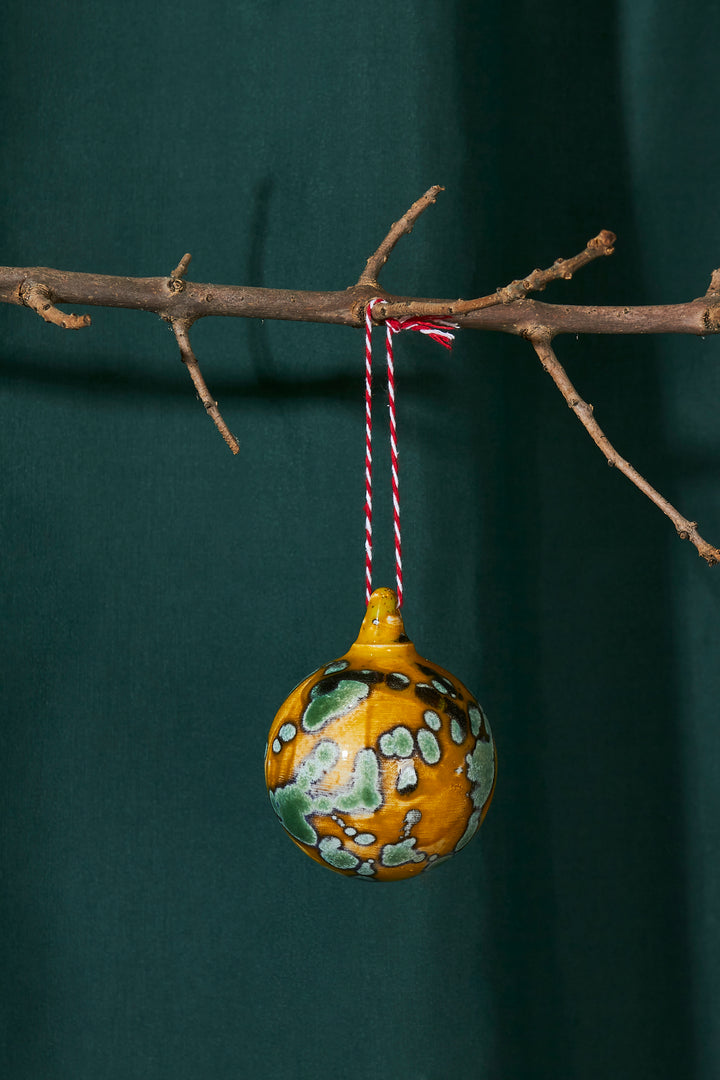 Bola de navidad ceramica amarilla