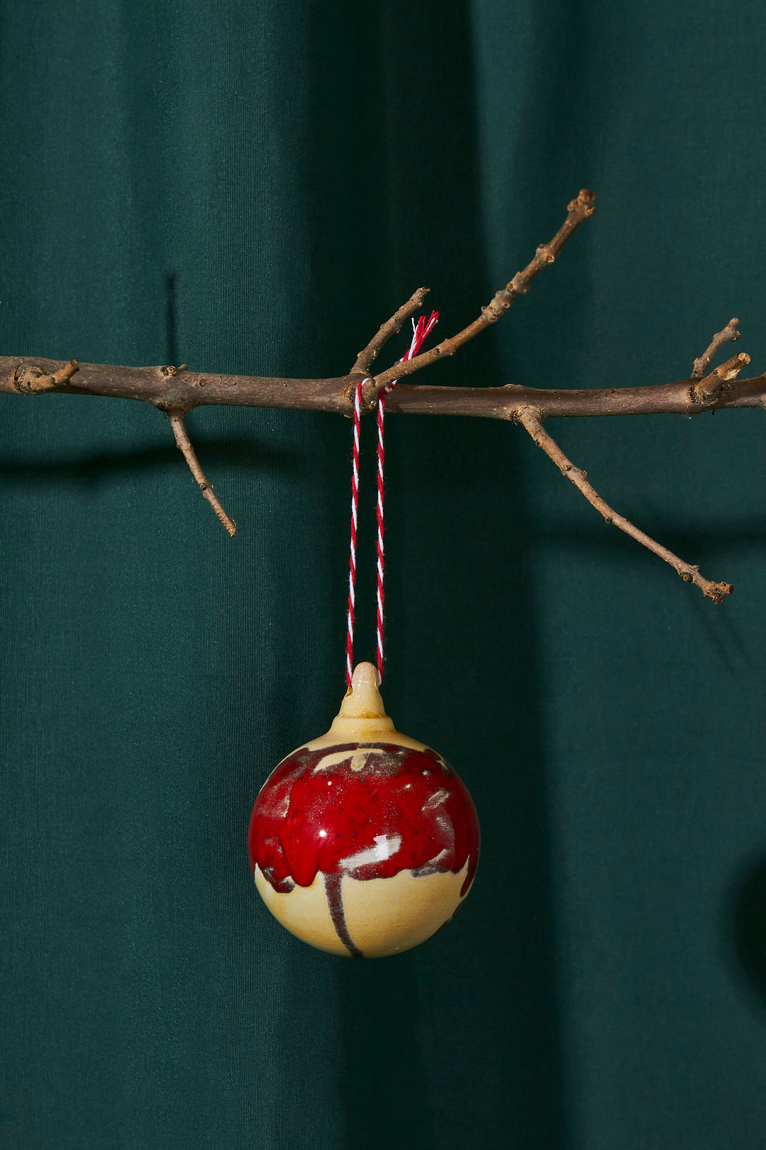 Bola de navidad ceramica roja