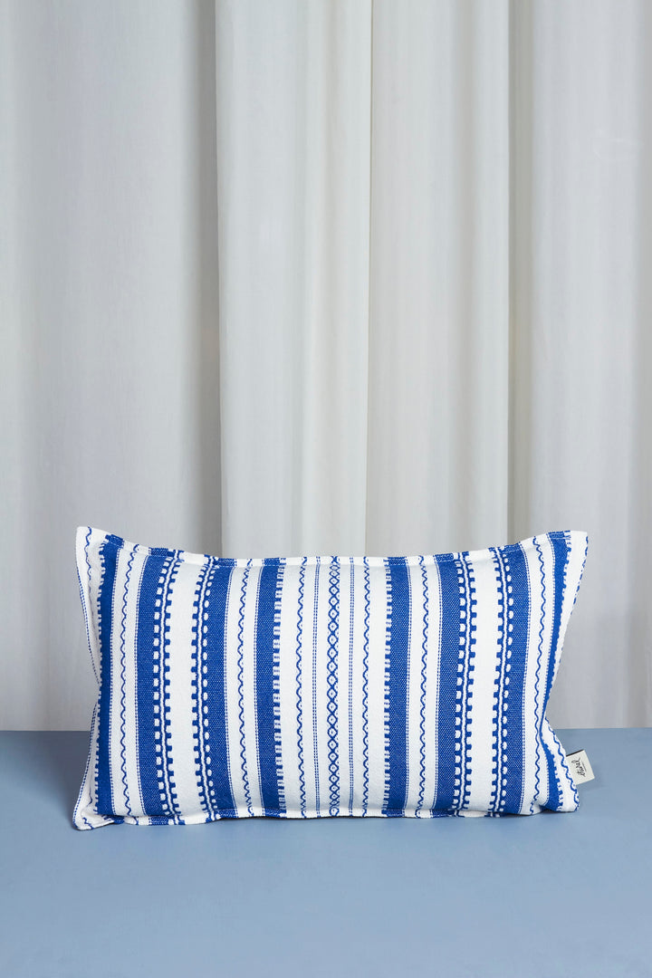 Cojín Alpujarra azul y blanca 30cmx50cm froontal